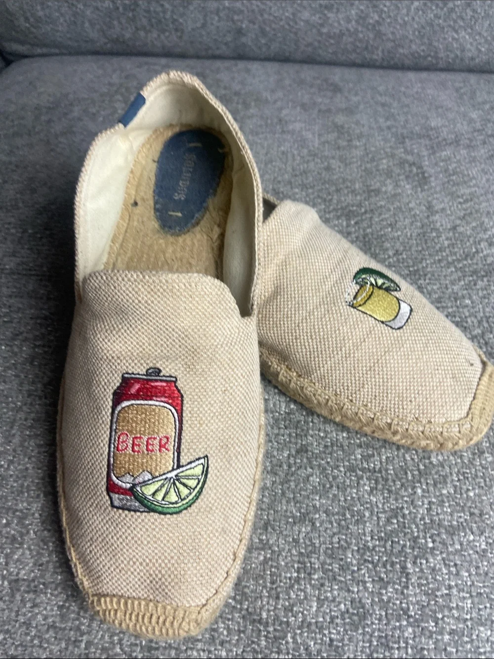 Soludos Natural Canvas mens size 12 Espadrilles with Red & Green Drink Embroider